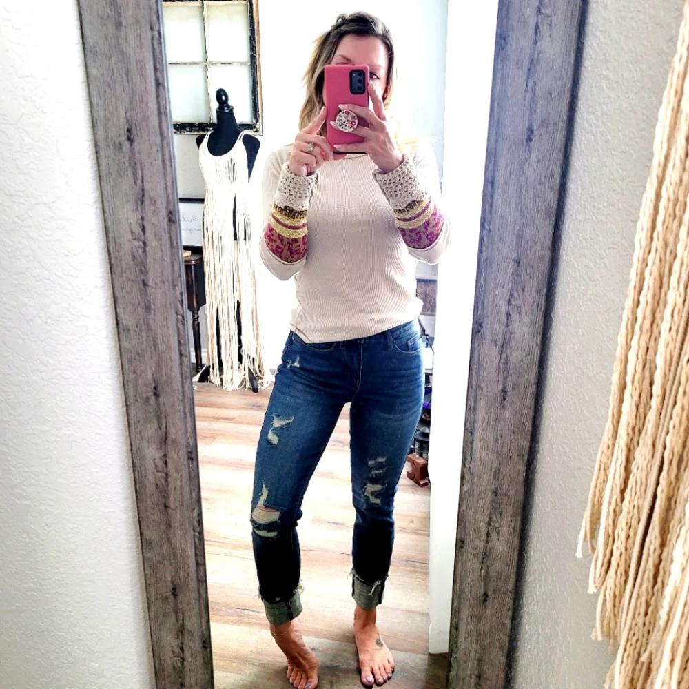 Judy Blue Mid Rise Distressed Dark Wash Relaxed Stretch Jeans Size 0(24) - Picture 4 of 15